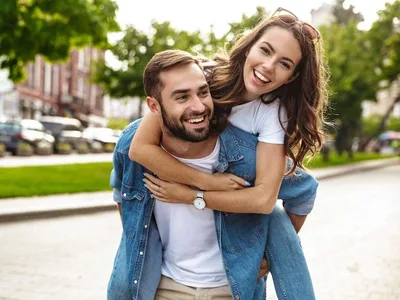 Dating Hot Takes turn relationship advice and date-gone-wrong stories into comment engines cover